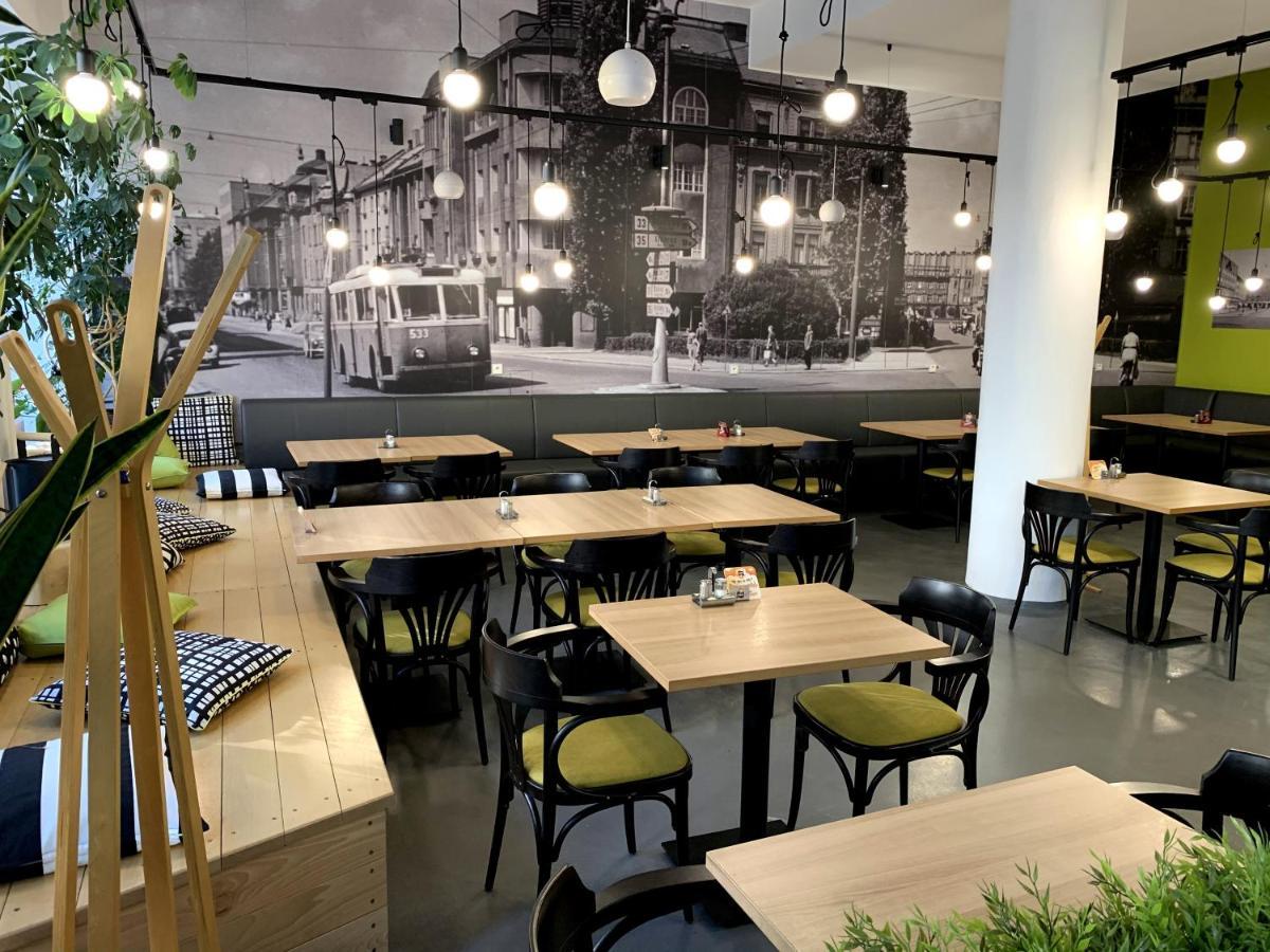 Ap10 - Apartments 4U Brezinova "Overnight Simply" Hradec Králové Екстериор снимка