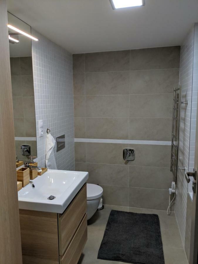 Ap10 - Apartments 4U Brezinova "Overnight Simply" Hradec Králové Екстериор снимка